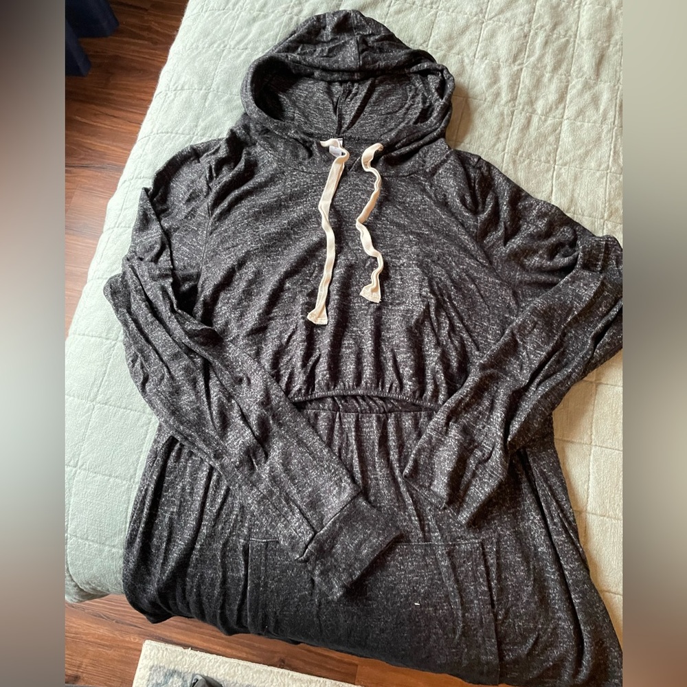 Nursing sweatshirt